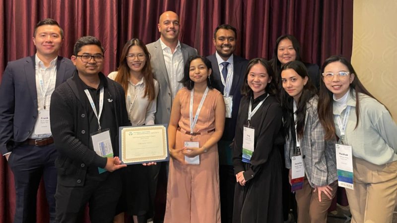 CHCI faculty and student members from the Department of Industrial and Systems Engineering with an award at HFES